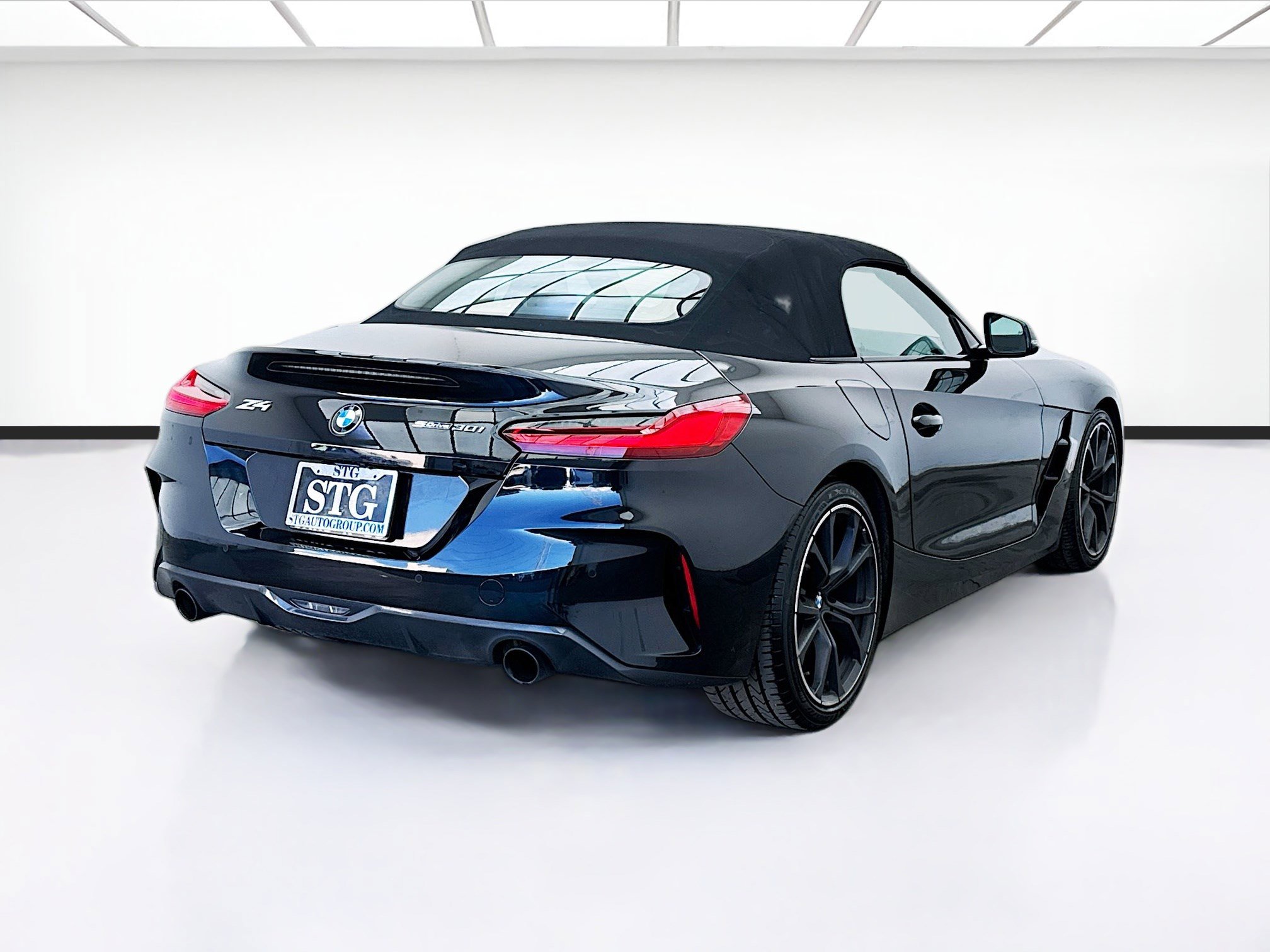 Used 2023 BMW Z4 sDrive30i w/ Driving Assistance Package image 4