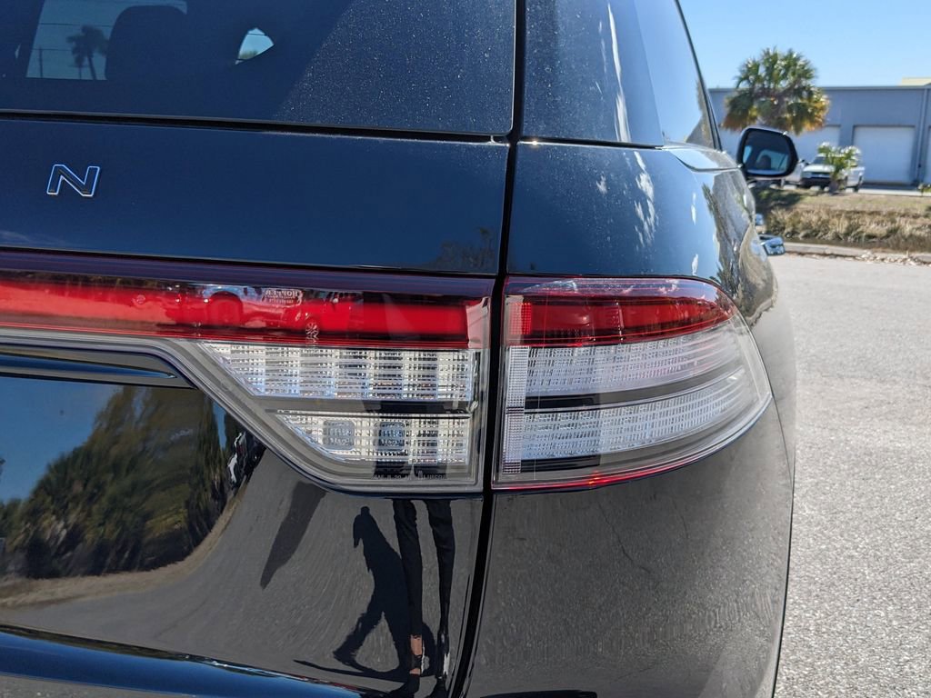 Used 2025 Lincoln Aviator Black Label AWD/4WD image 13