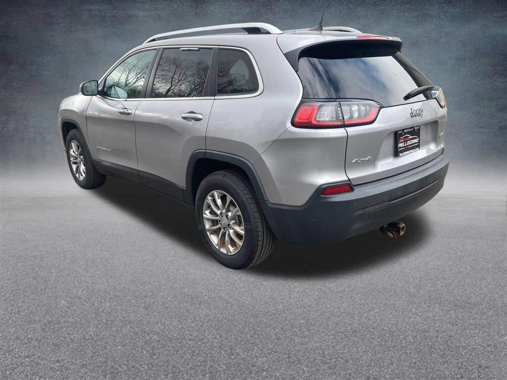 Used 2019 Jeep Cherokee Latitude Plus w/ Cold Weather Group AWD/4WD image 3