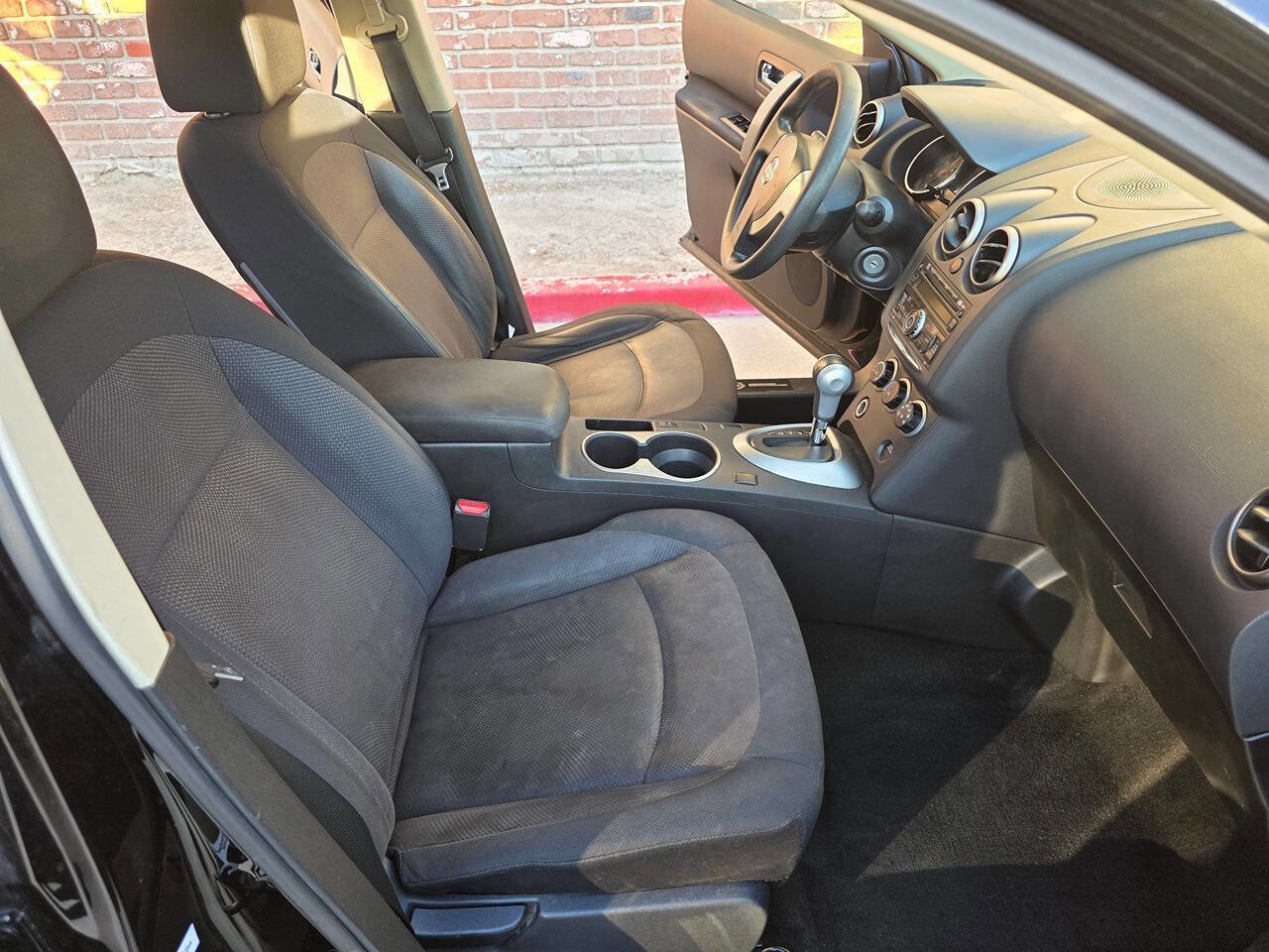 Used 2014 Nissan Rogue S image 12