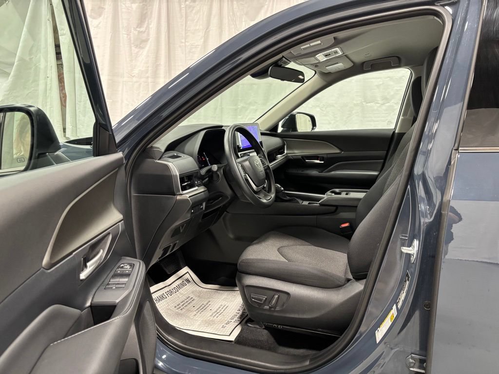 Used 2026 Toyota Grand Highlander AWD image 10