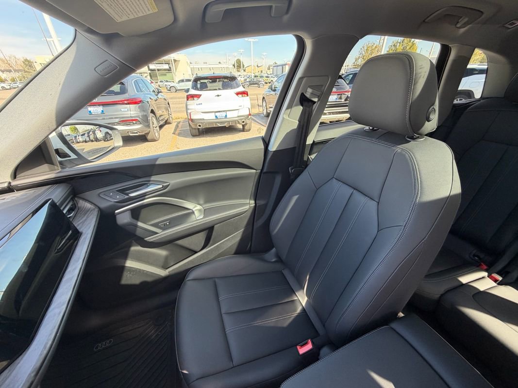 Used 2025 Audi Q5 Premium w/ Convenience Package AWD/4WD image 24