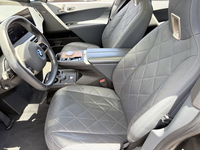 Certified 2023 BMW iX xDrive50 w/ Premium Package AWD/4WD image 21
