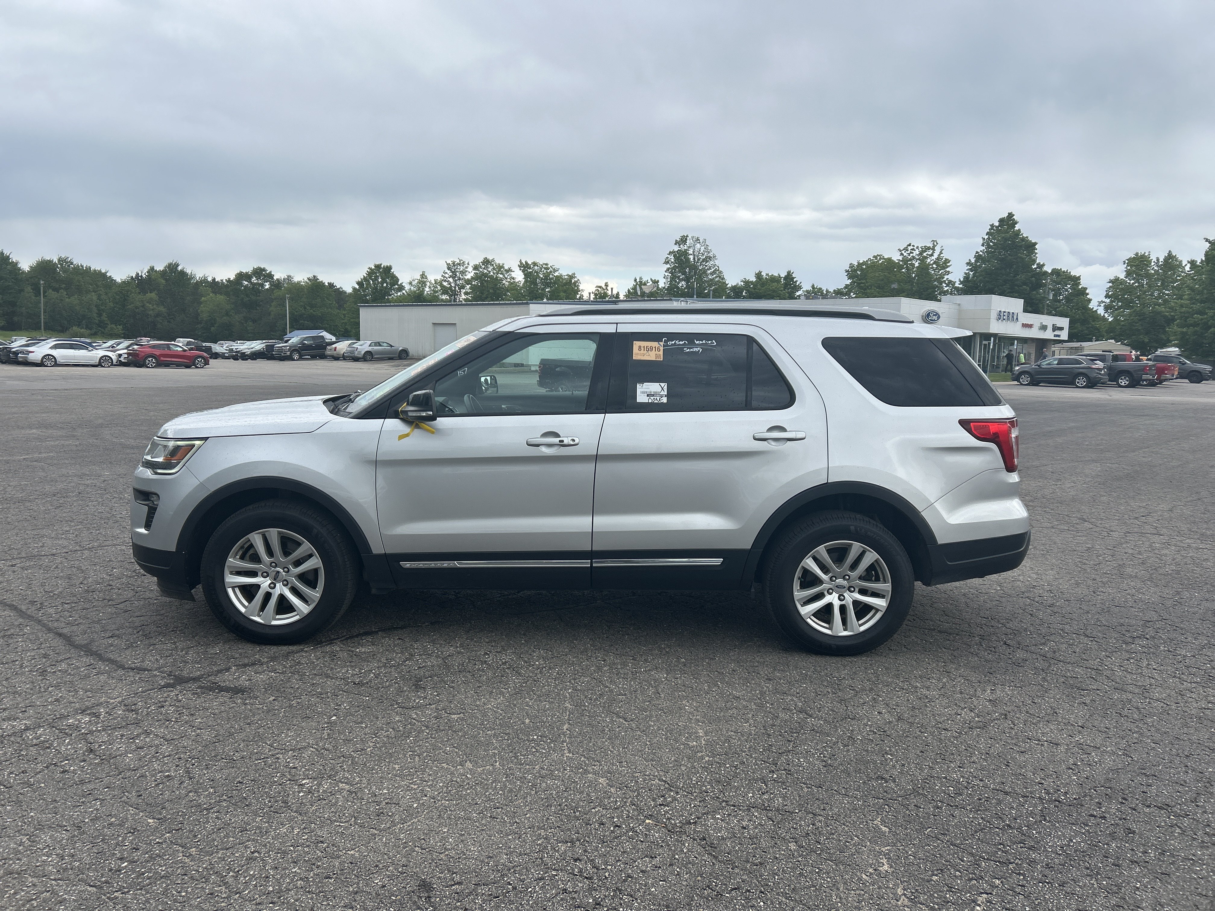 Used 2018 Ford Explorer XLT w/ Equipment Group 202A AWD/4WD image 7