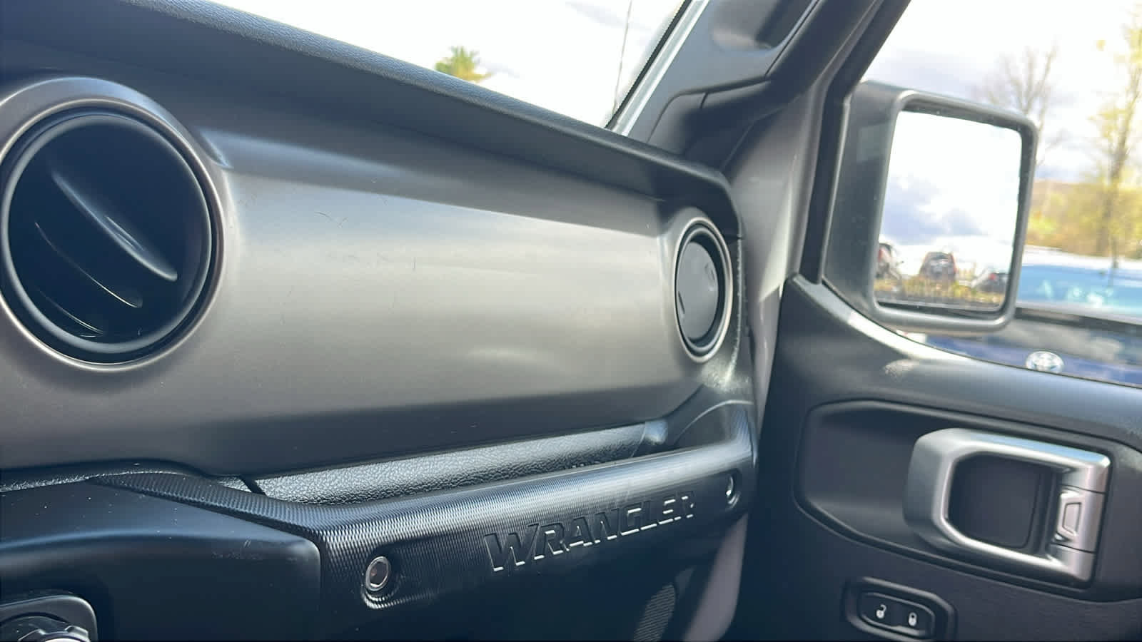 Used 2018 Jeep Wrangler Sport AWD/4WD image 20