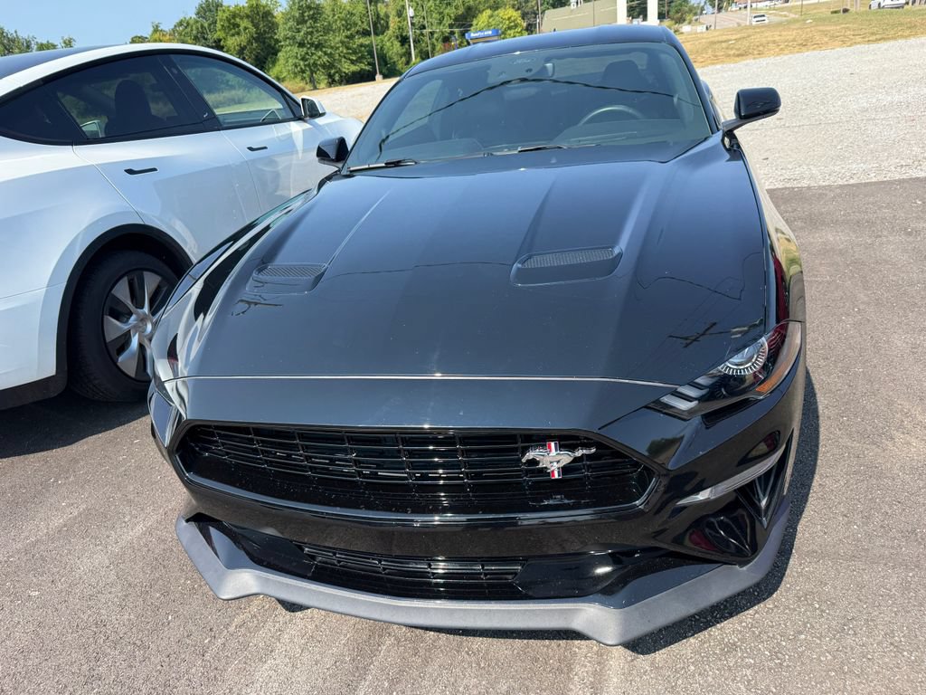 Used 2020 Ford Mustang GT Premium w/ Equipment Group 401A RWD image 8