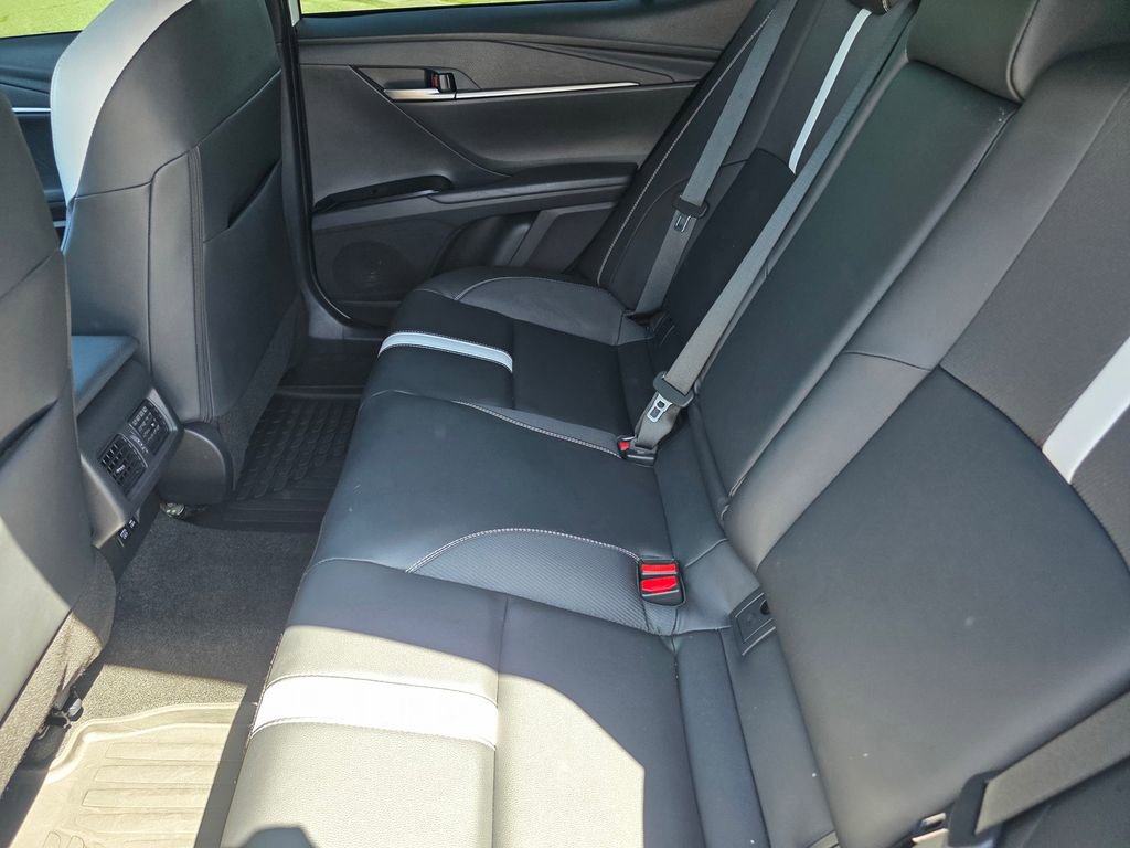 Used 2025 Toyota Camry SE FWD image 15