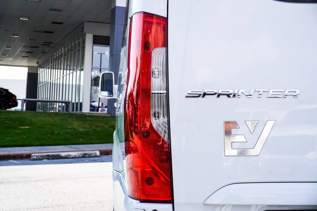 Used 2021 Mercedes-Benz Sprinter 3500 w/ Swivel Seat Package image 14