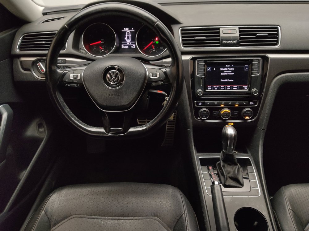 Used 2018 Volkswagen Passat 2.0T R-Line FWD image 22