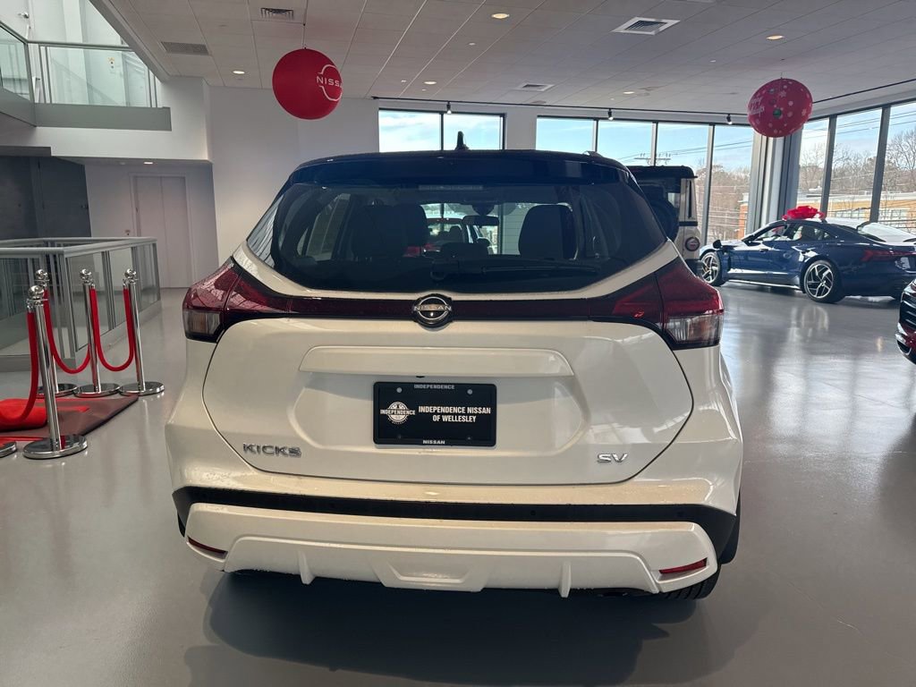 Used 2023 Nissan Kicks SV image 6