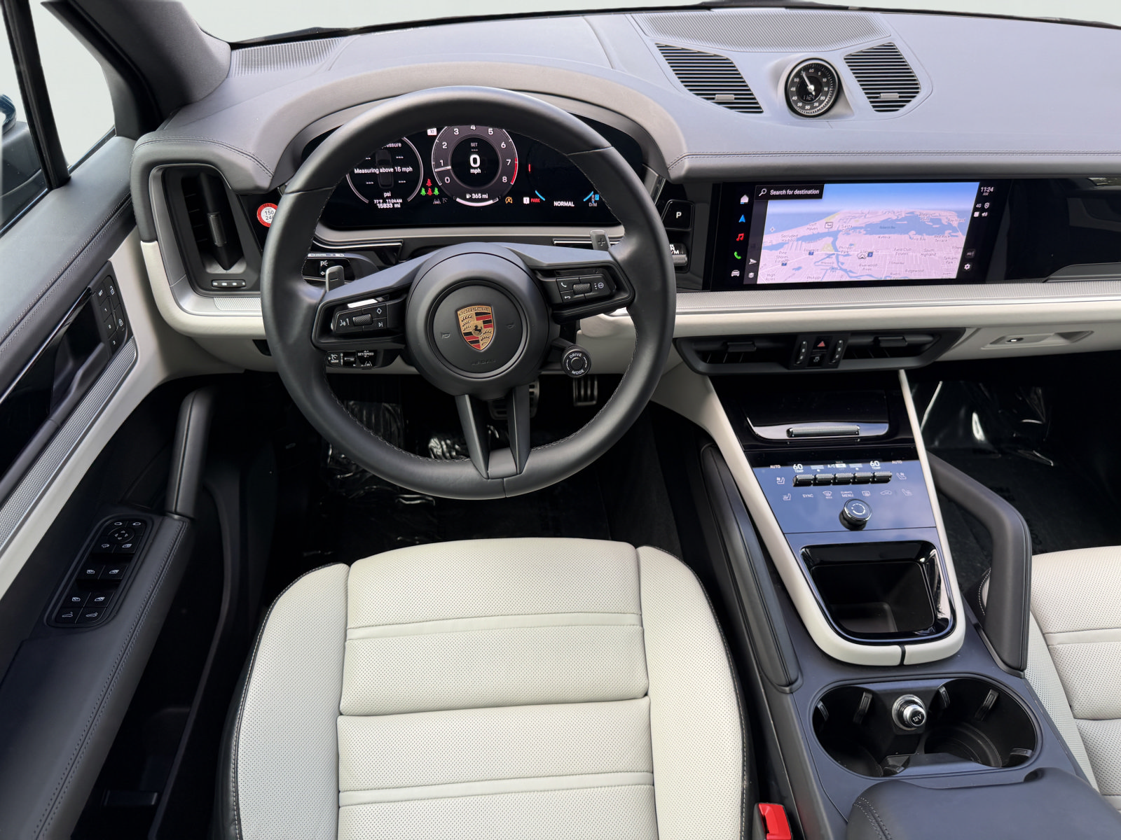 Certified 2024 Porsche Cayenne S AWD/4WD image 16