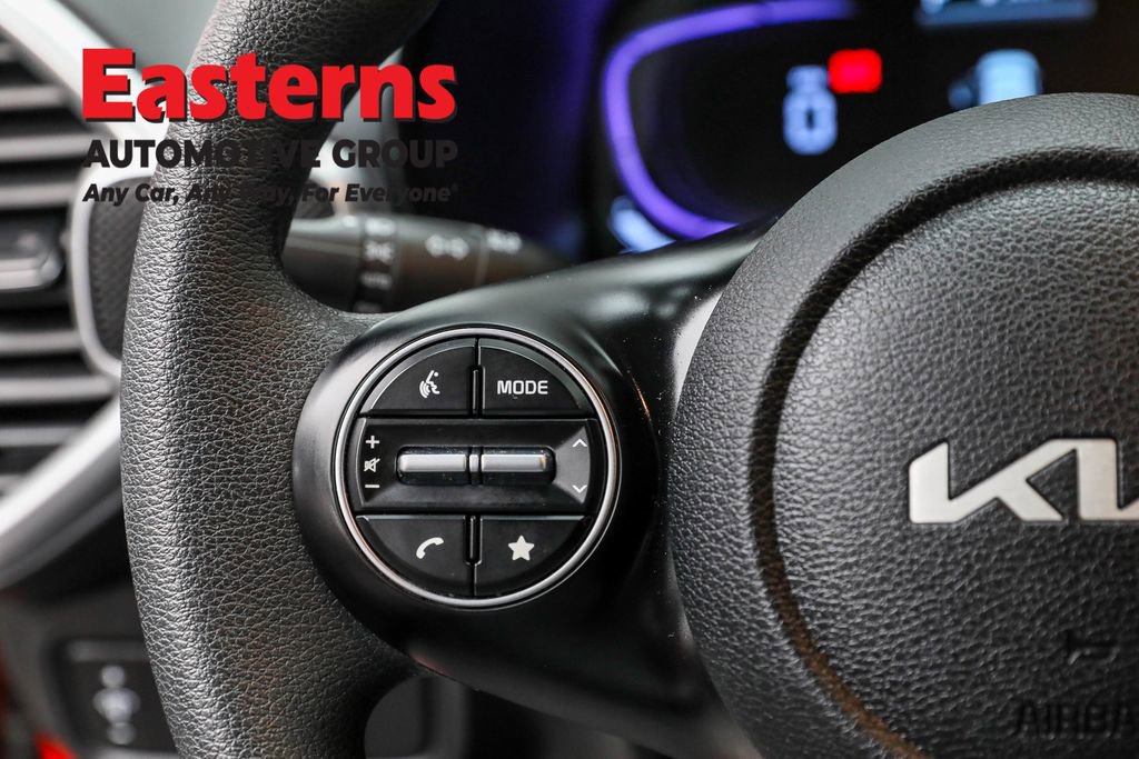 Used 2025 Kia Soul LX w/ LX Technology Package image 15