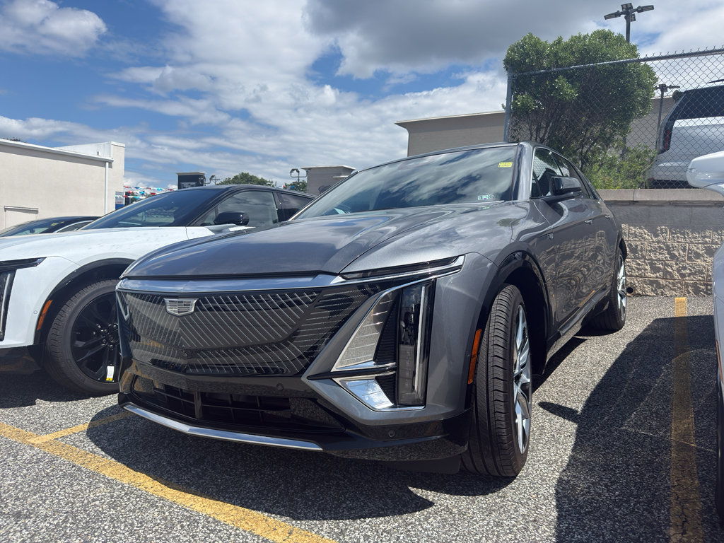 Used 2023 Cadillac Lyriq 2WD image 3