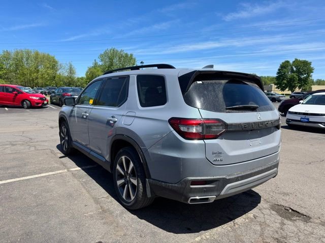Used 2023 Honda Pilot Touring image 4