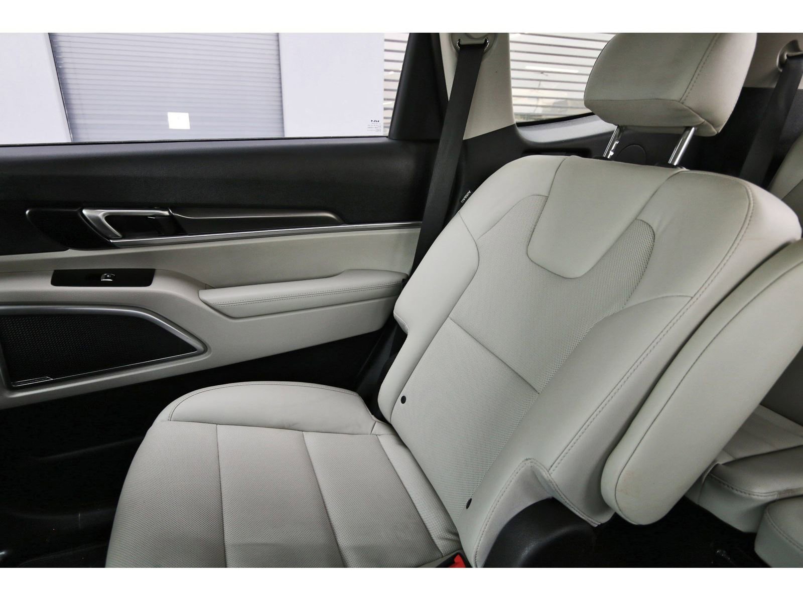Used 2023 Kia Telluride S AWD/4WD image 13