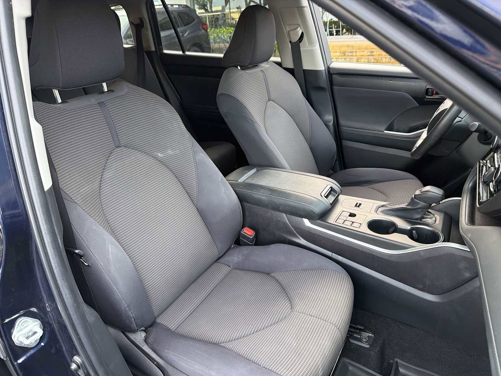 Used 2023 Toyota Highlander L image 26