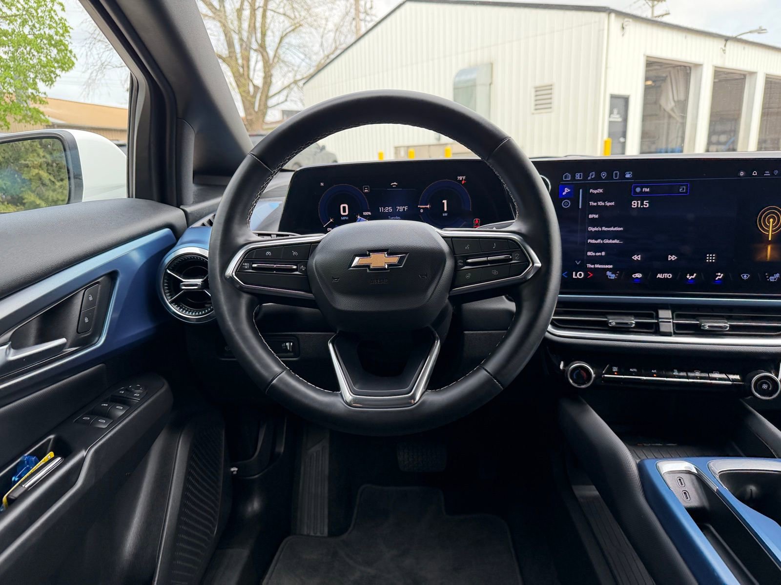 Used 2025 Chevrolet Equinox EV LT w/ Convenience Package FWD image 13