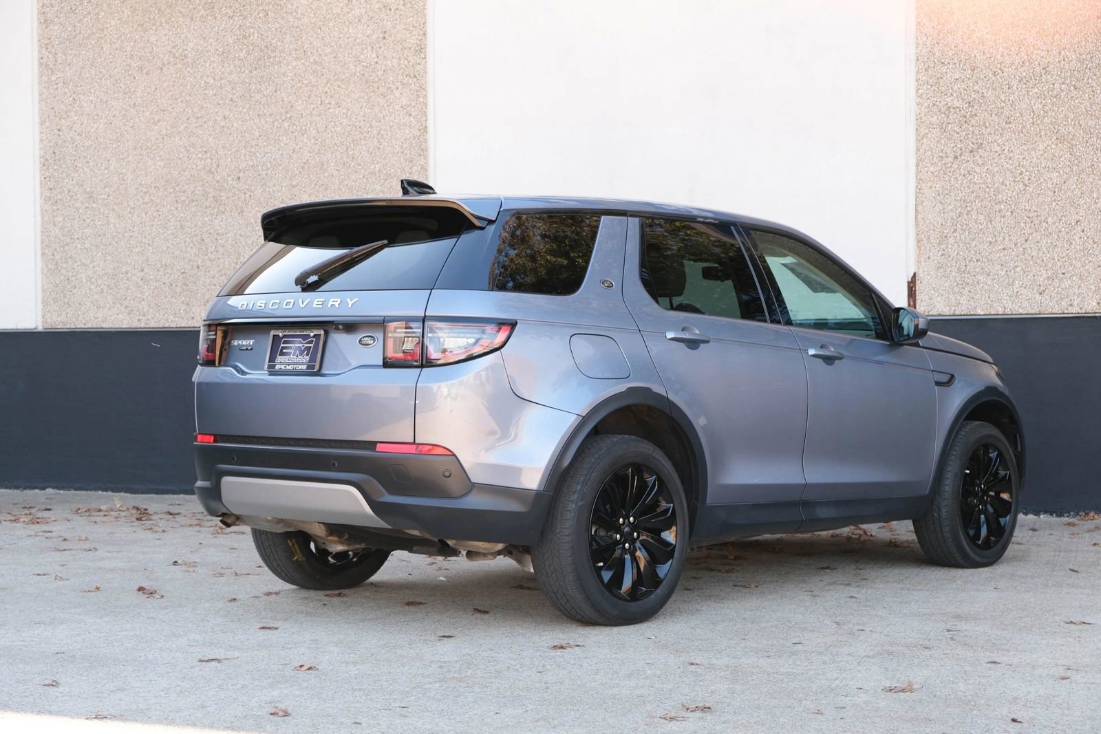 Used 2020 Land Rover Discovery Sport SE image 7