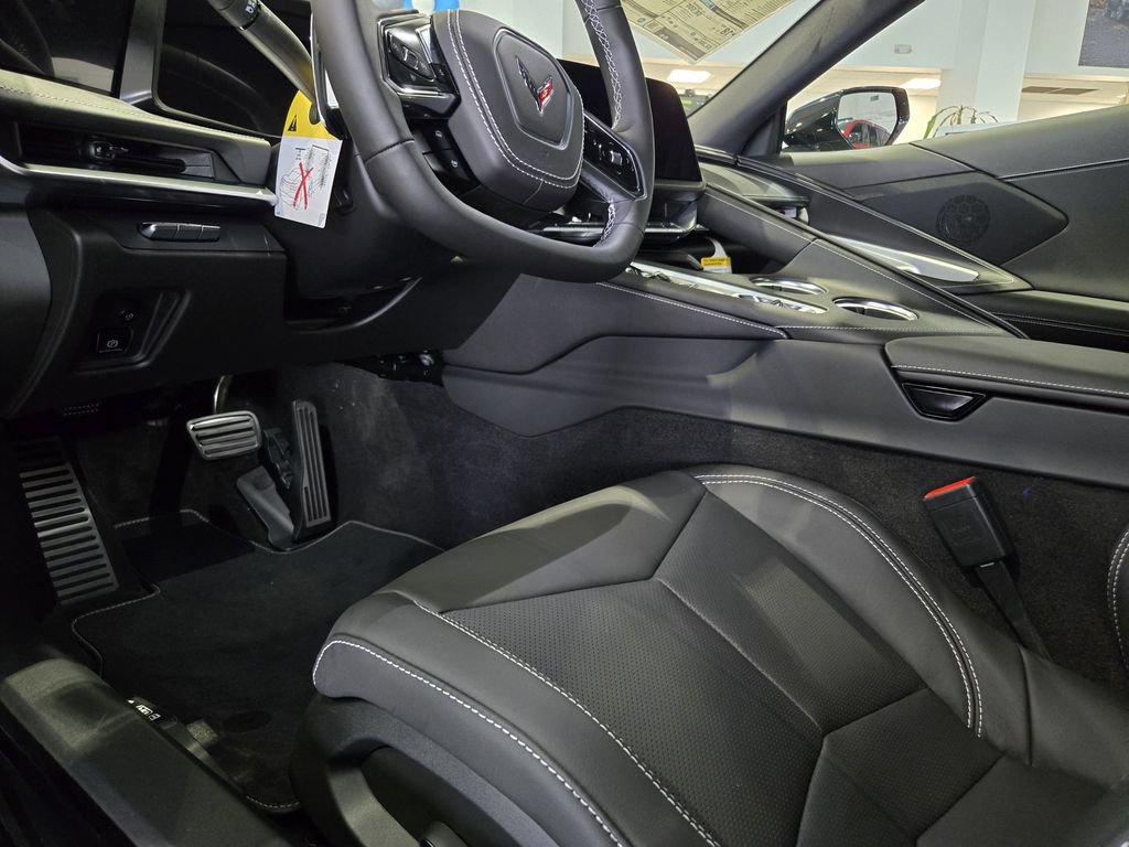New 2027 Chevrolet Corvette Stingray Coupe w/ 1LT RWD image 31