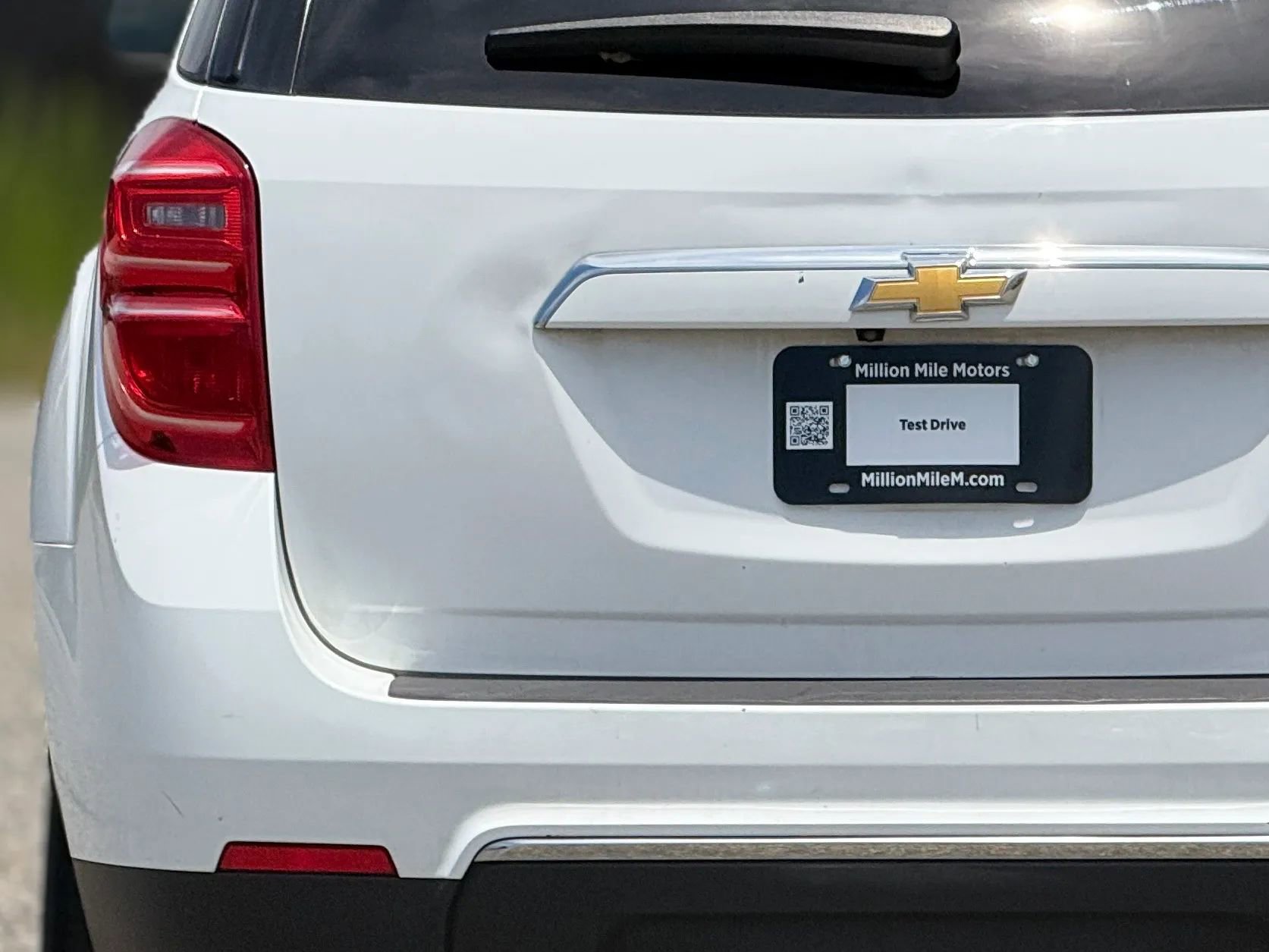Used 2016 Chevrolet Equinox LTZ w/ Enhanced Convenience Package FWD image 13