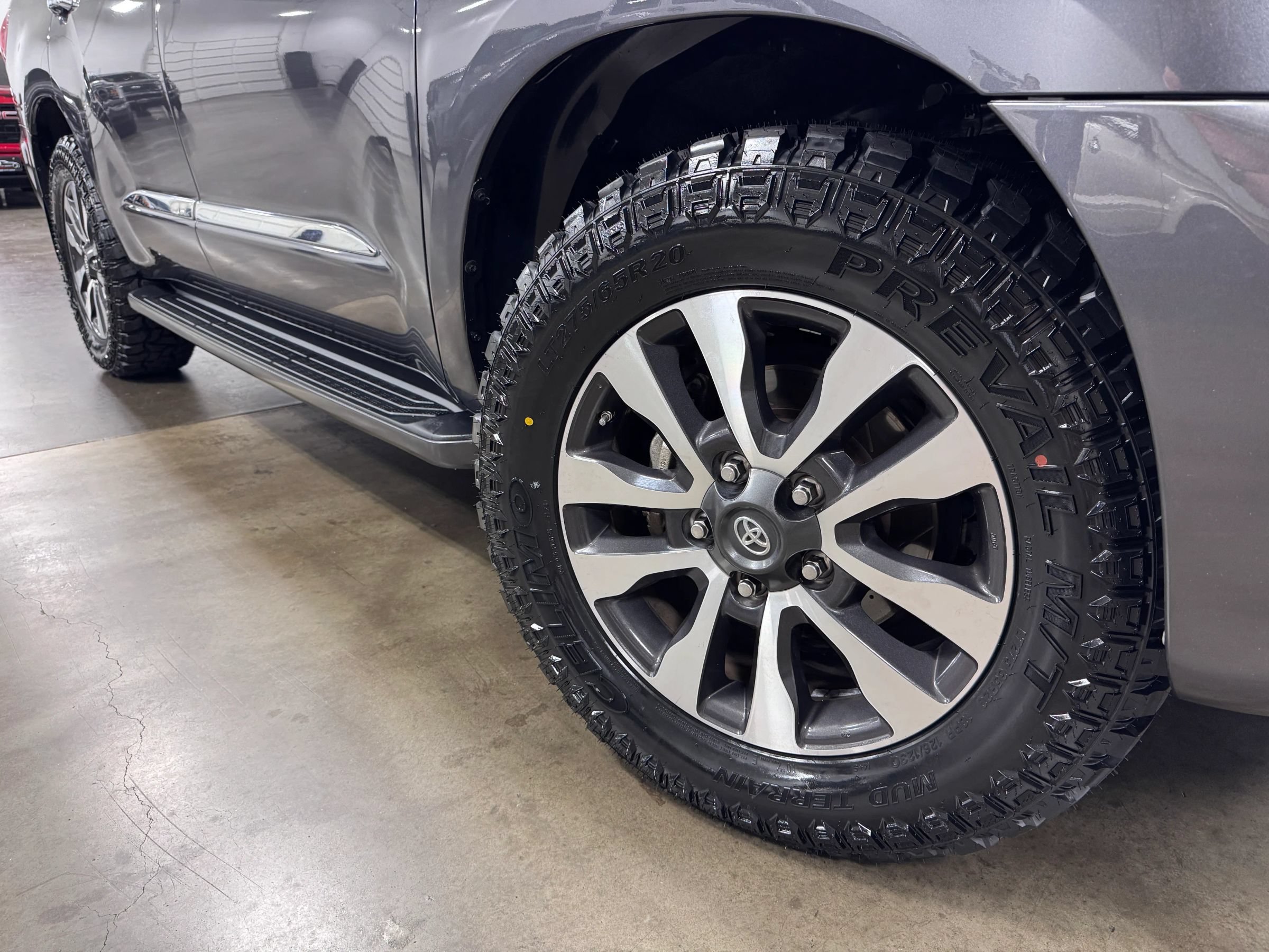 Used 2018 Toyota Sequoia Limited w/ Safety & Convenience Package AWD/4WD image 2