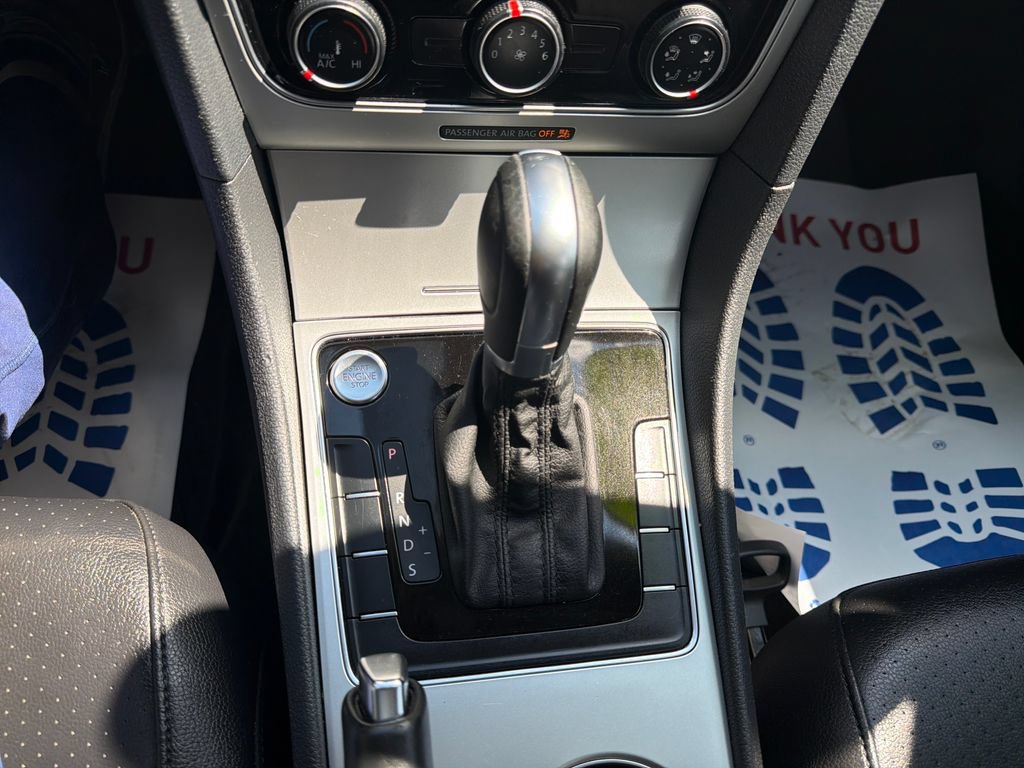 Used 2019 Volkswagen Passat 2.0T Wolfsburg FWD image 16