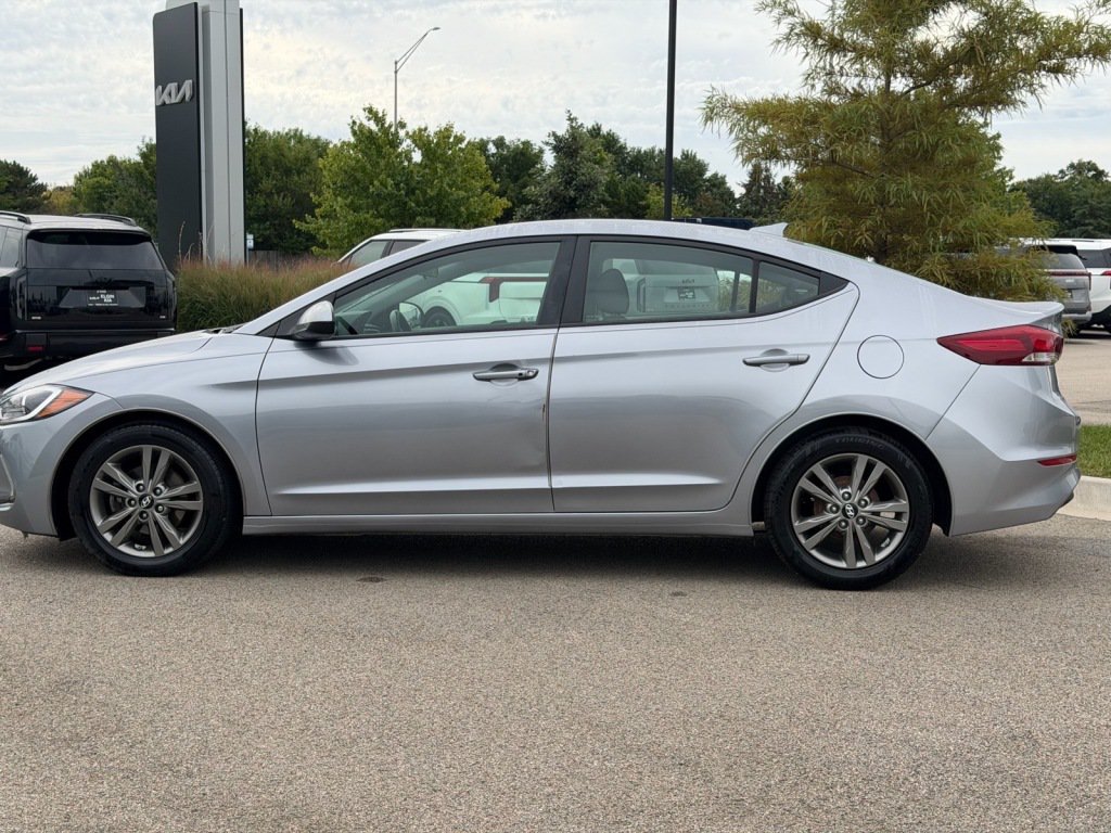 Used 2017 Hyundai Elantra SE w/ SE A/T Tech Package 03 FWD image 3