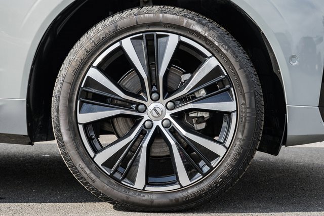 Used 2024 Volvo XC60 B5 Plus image 18
