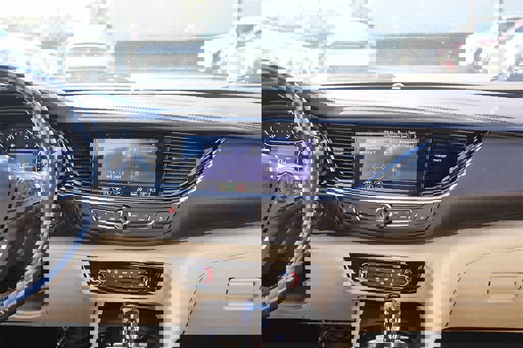 Used 2019 Buick Regal Essence image 15