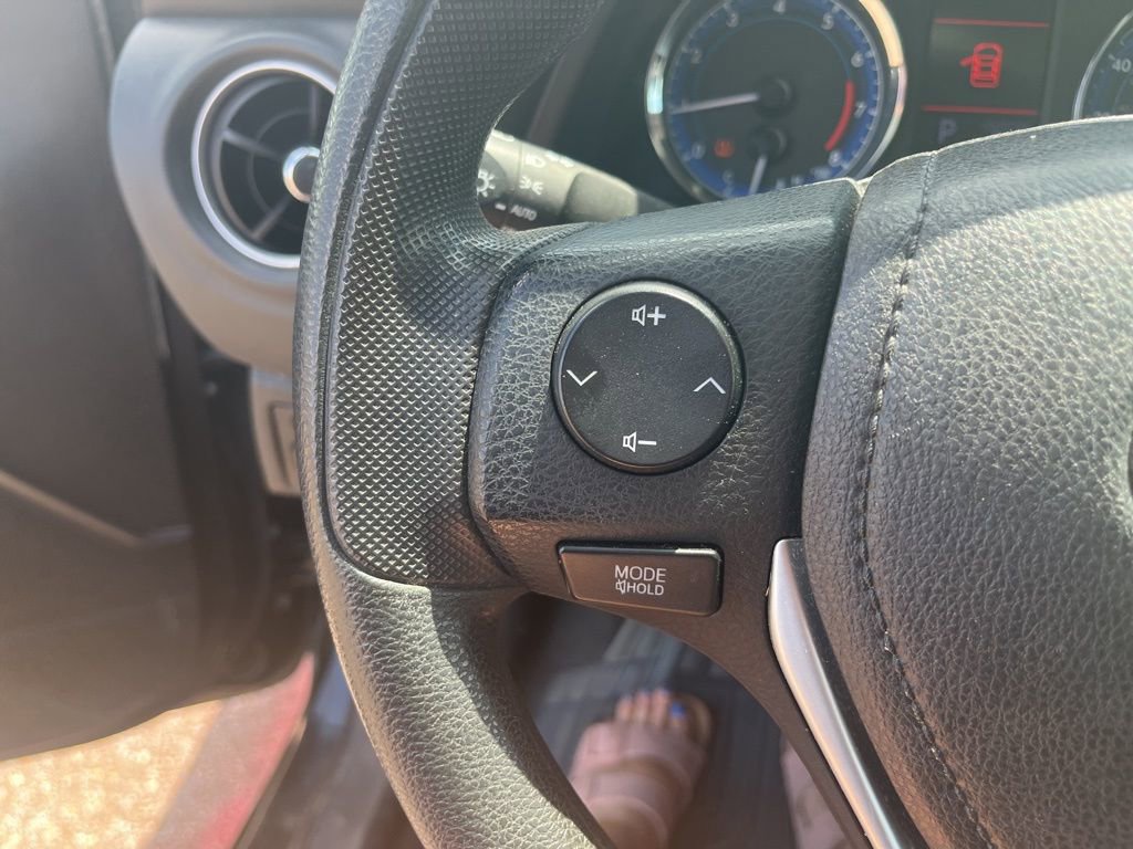 Used 2019 Toyota Corolla LE FWD image 16