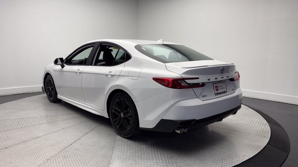 Used 2026 Toyota Camry SE FWD image 34