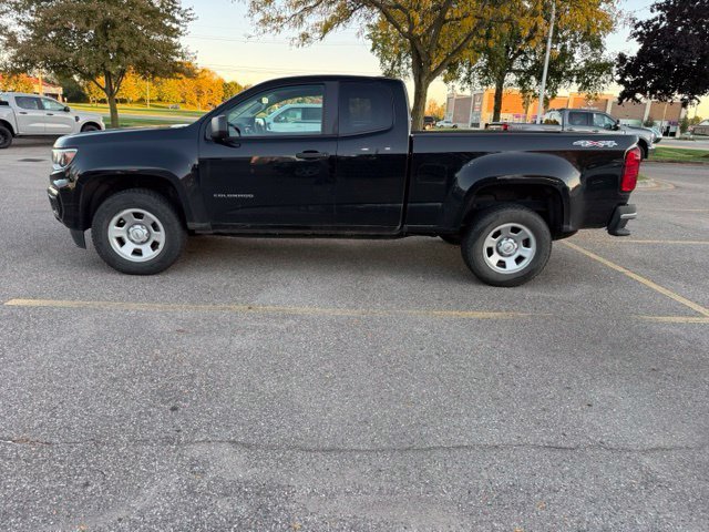 Used 2022 Chevrolet Colorado W/T w/ WT Convenience Package AWD/4WD image 3