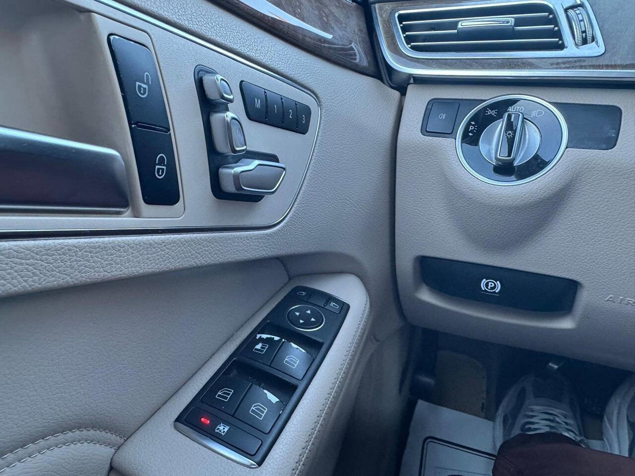 Used 2014 Mercedes-Benz E 350 4MATIC Sedan w/ Premium 1 Package image 36