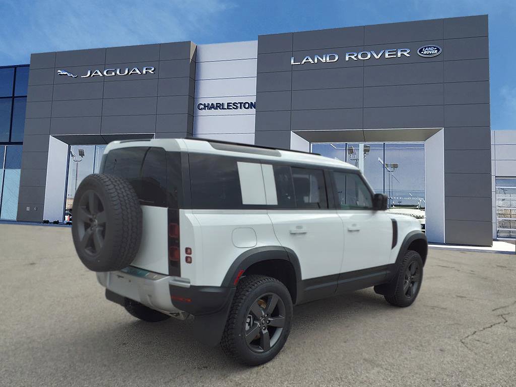 Used 2025 Land Rover Defender 110 S image 5