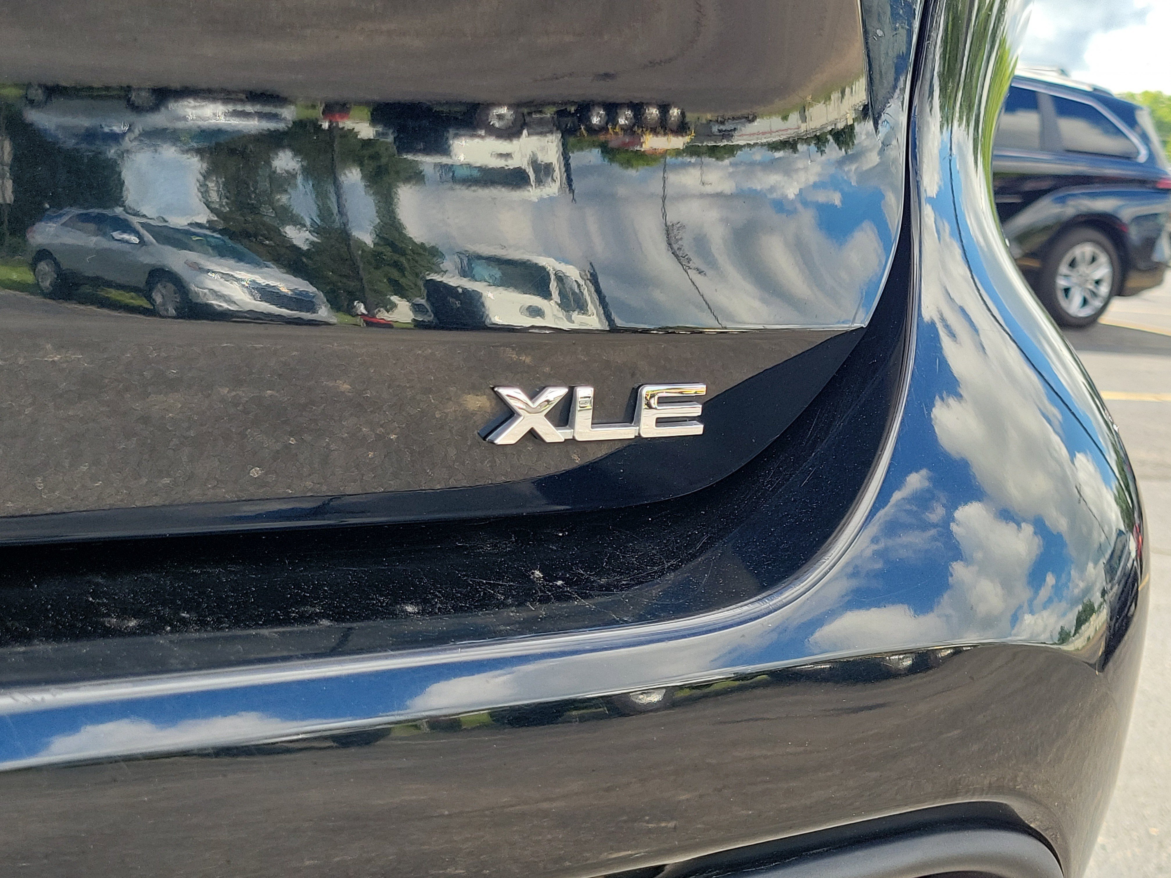 Used 2024 Toyota Highlander XLE FWD image 12