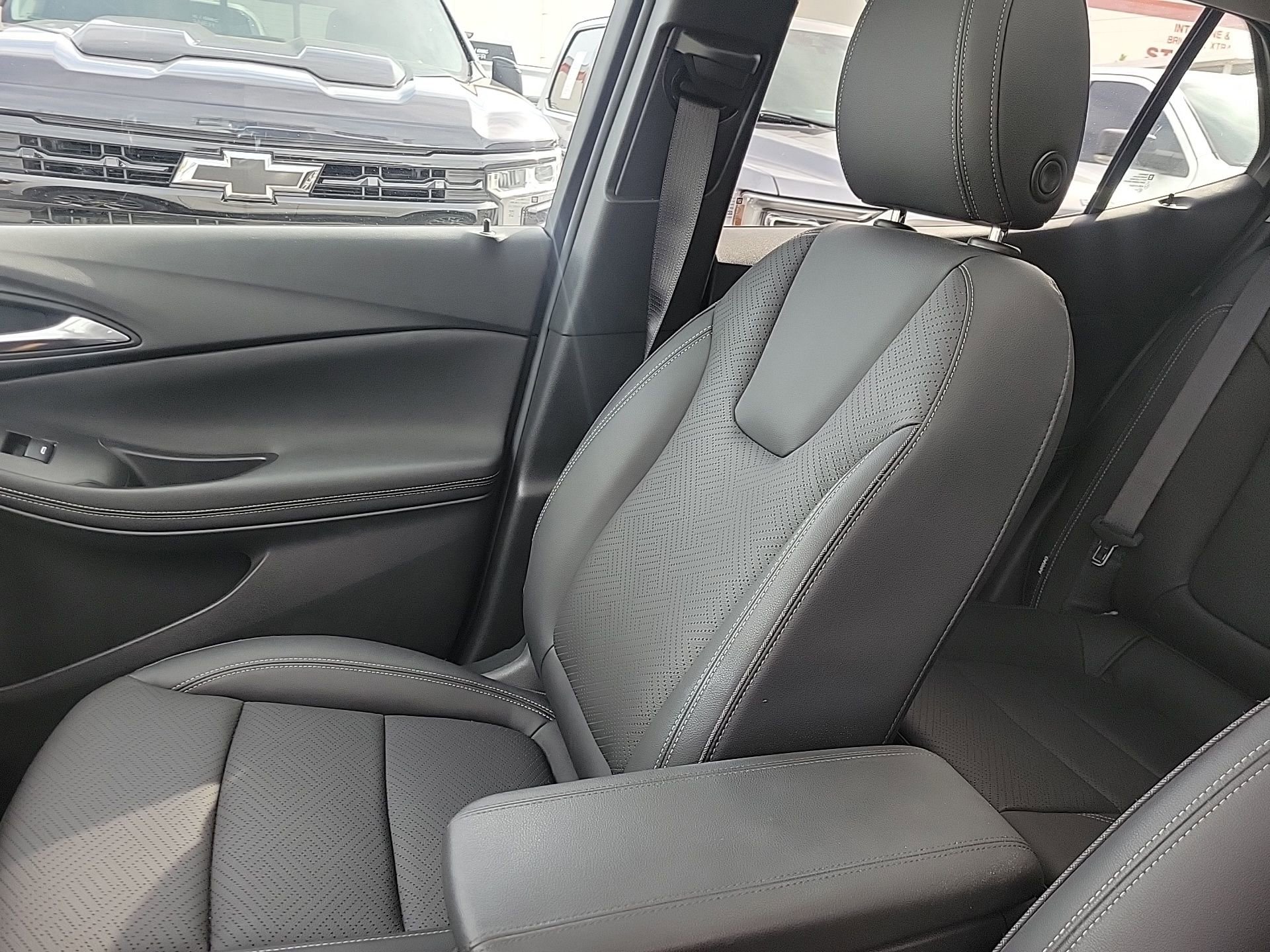 Used 2023 Buick Encore GX Essence w/ Experience Buick Package image 25