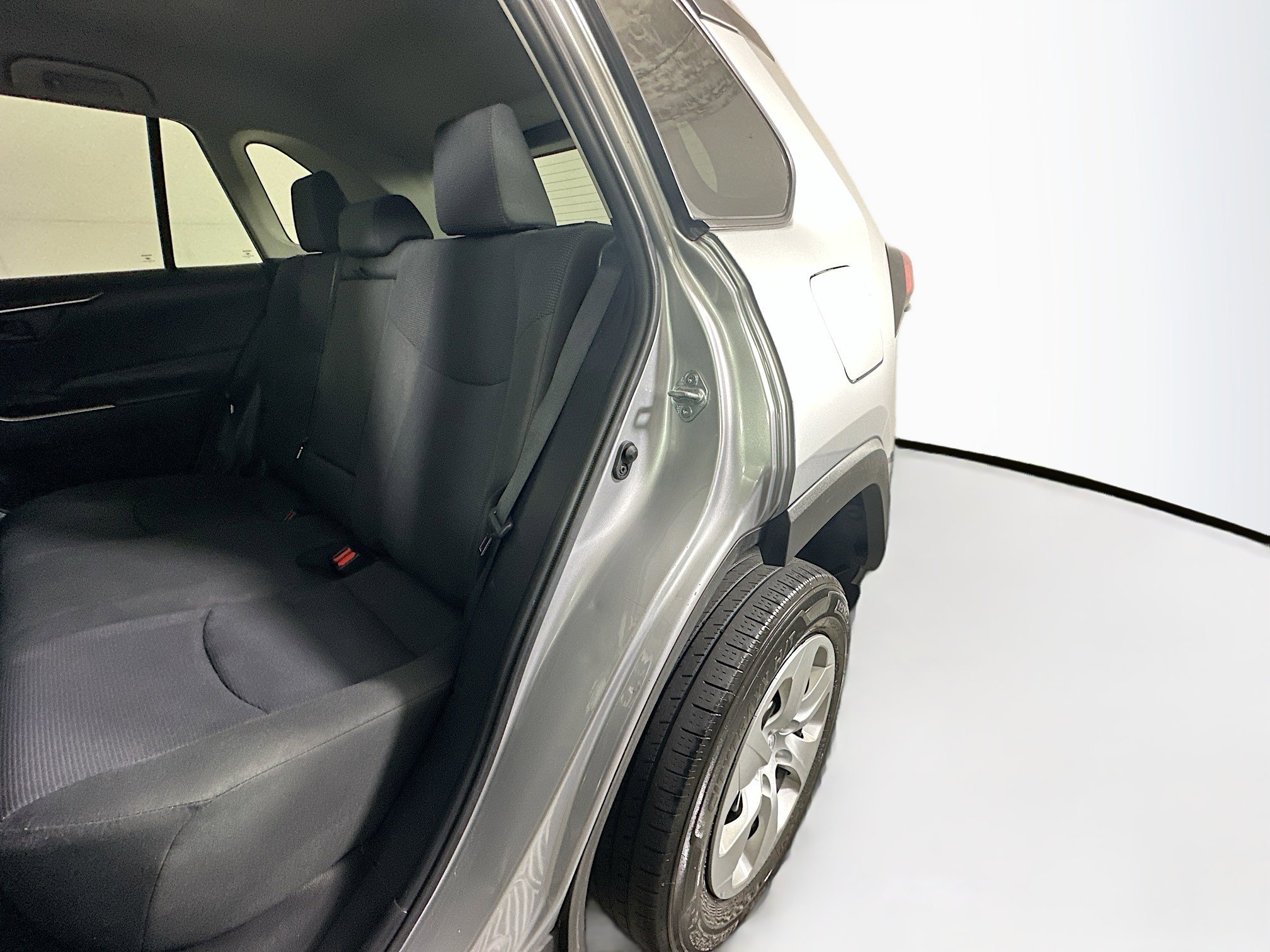 Used 2021 Toyota RAV4 LE FWD image 25