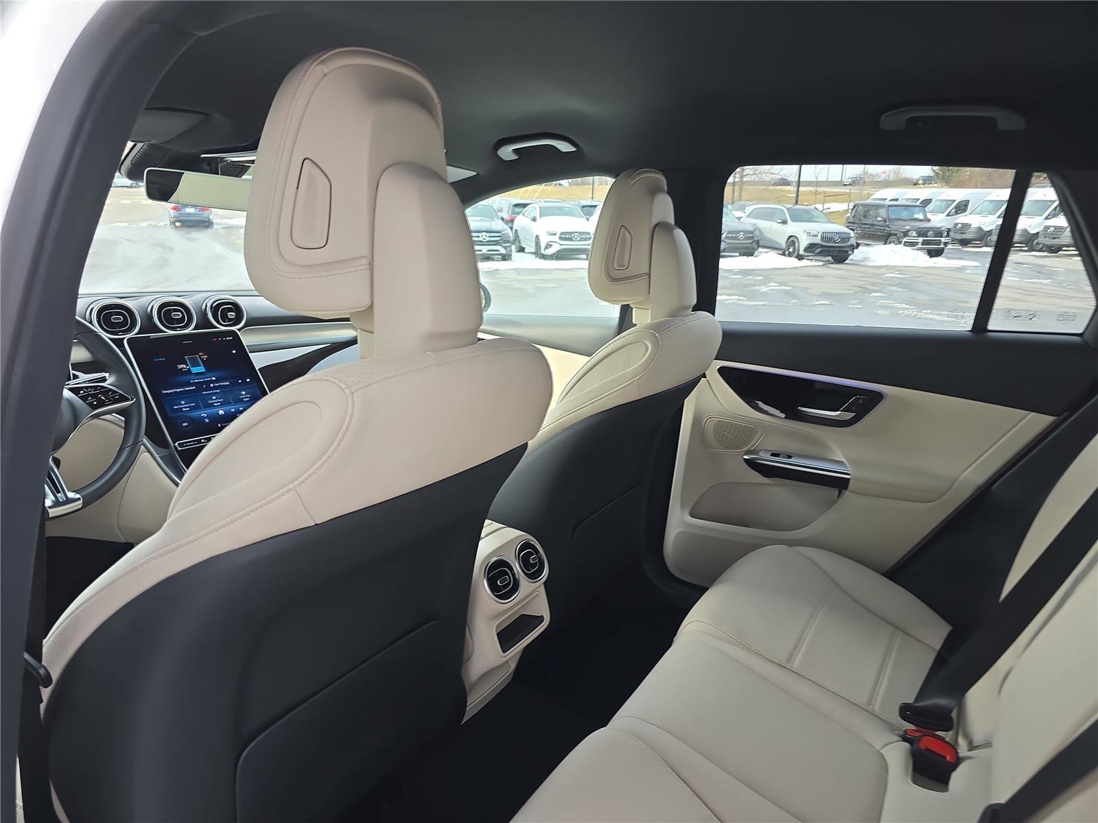 Used 2025 Mercedes-Benz GLC 350e GLC 350e image 16