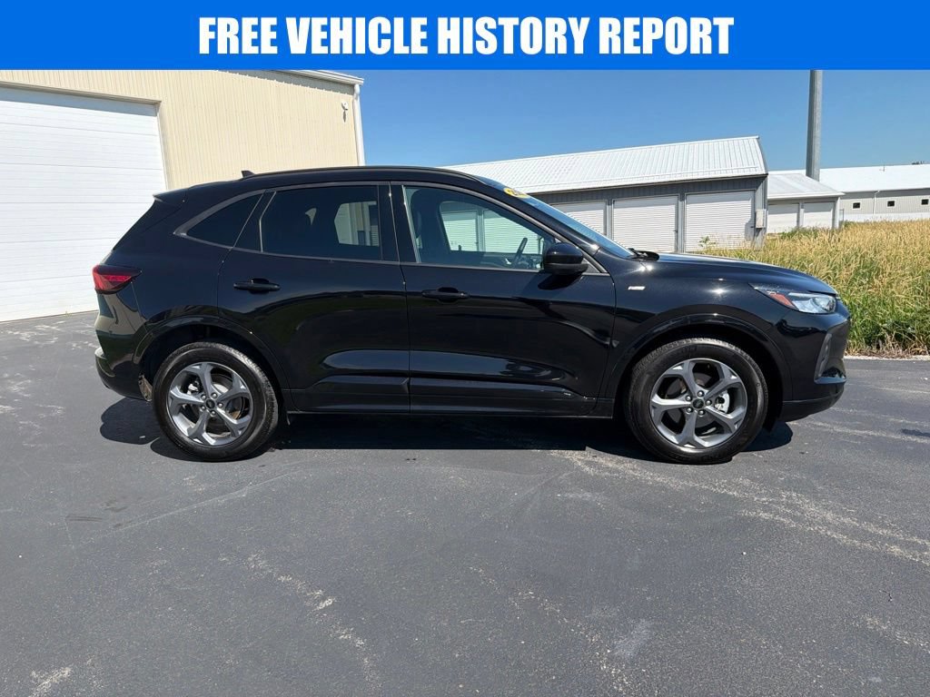Used 2023 Ford Escape ST-Line Select w/ Tech Pack #2 AWD/4WD image 3
