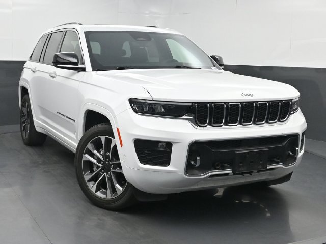 Used 2024 Jeep Grand Cherokee Overland w/ Trailer Tow Package AWD/4WD image 1