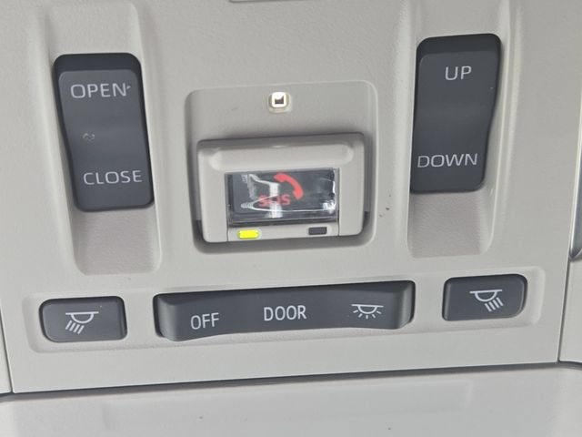 Used 2023 Toyota Highlander XLE FWD image 25