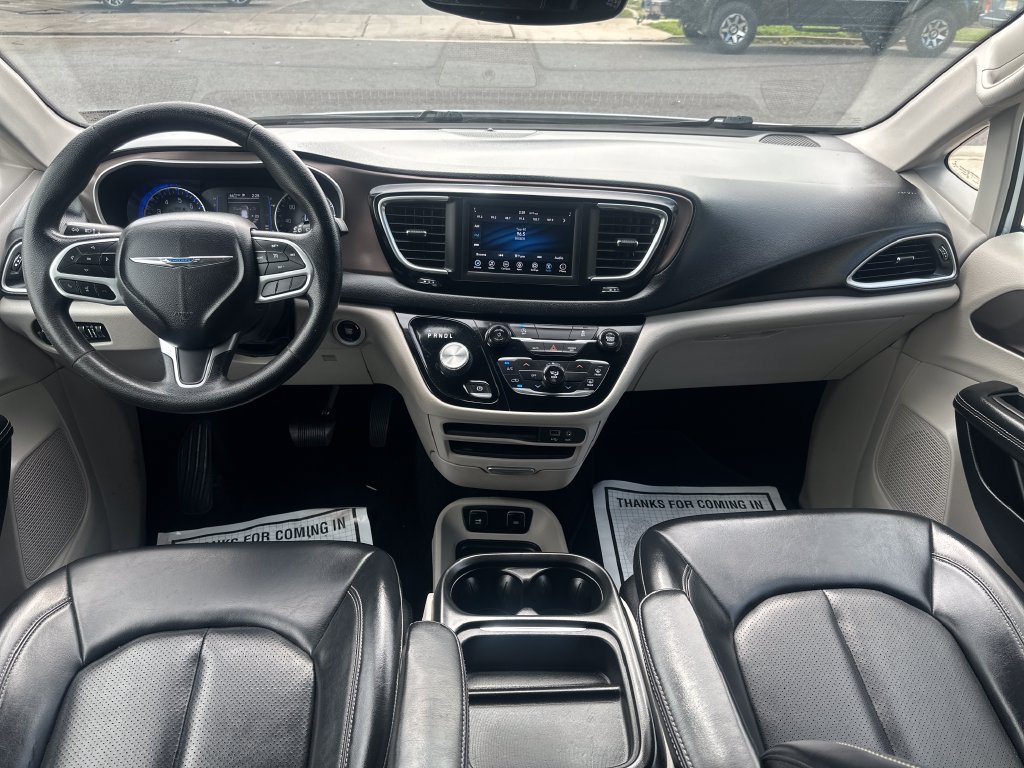 Used 2020 Chrysler Voyager Lxi FWD image 27