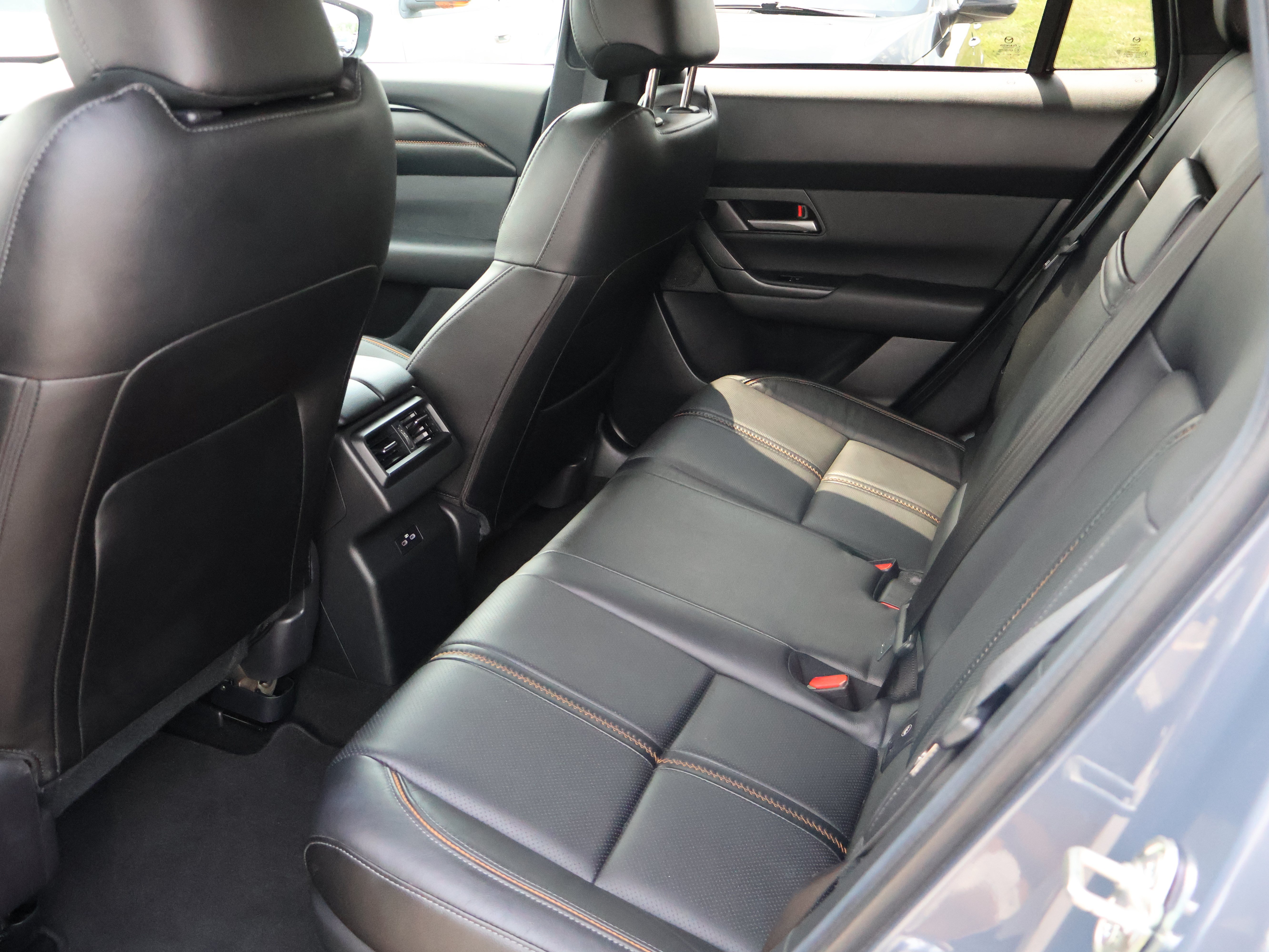 Used 2025 MAZDA CX-50 AWD 2.5 Hybrid w/ Premium Pkg image 17
