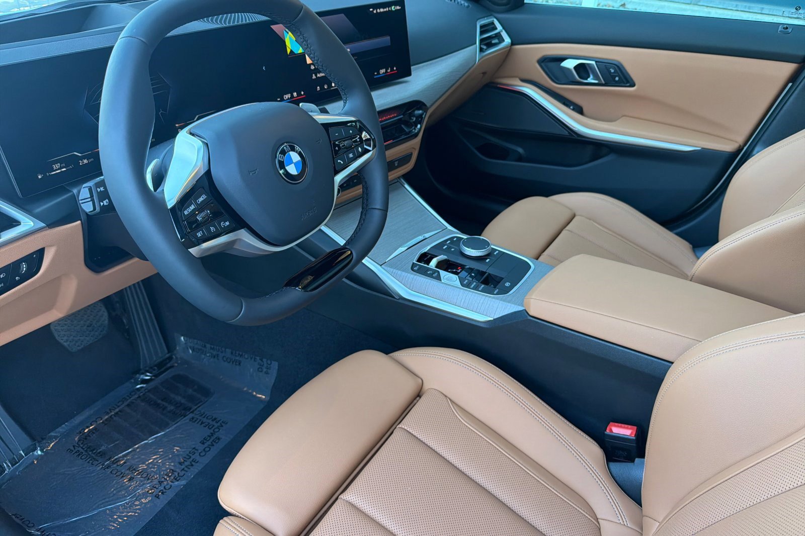 Used 2025 BMW 330i Sedan w/ Premium Package image 11