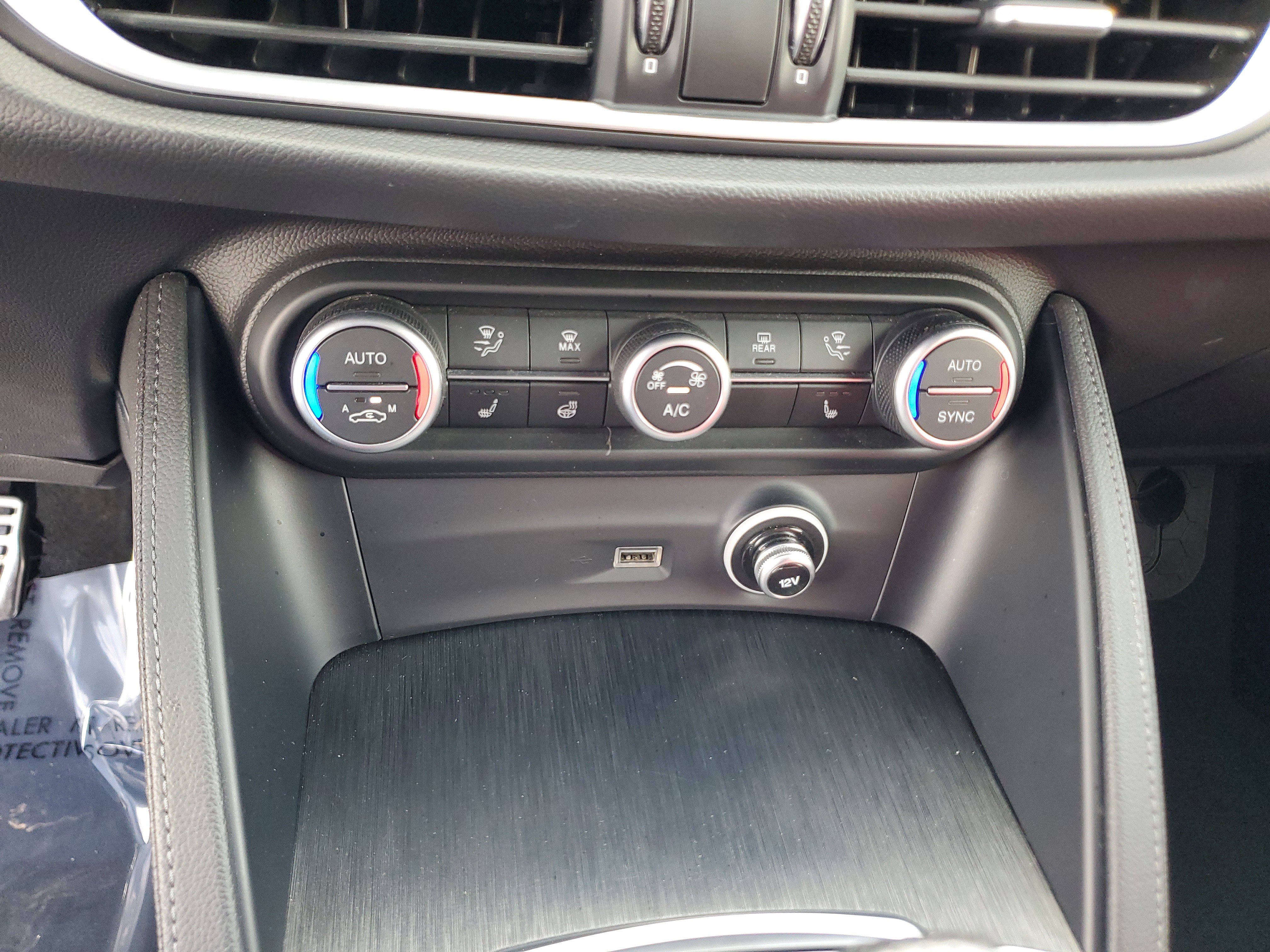 Used 2022 Alfa Romeo Stelvio Sprint image 23