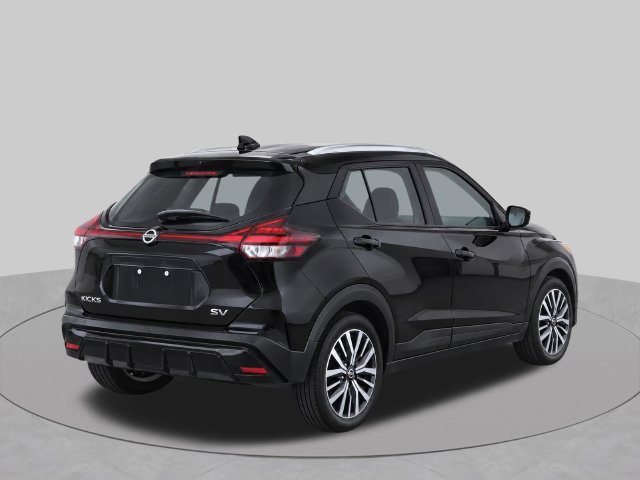 Used 2021 Nissan Kicks SV FWD image 3