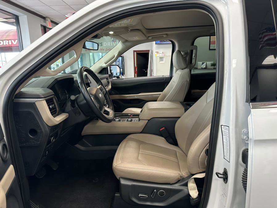 Used 2023 Ford Expedition Max Limited image 22