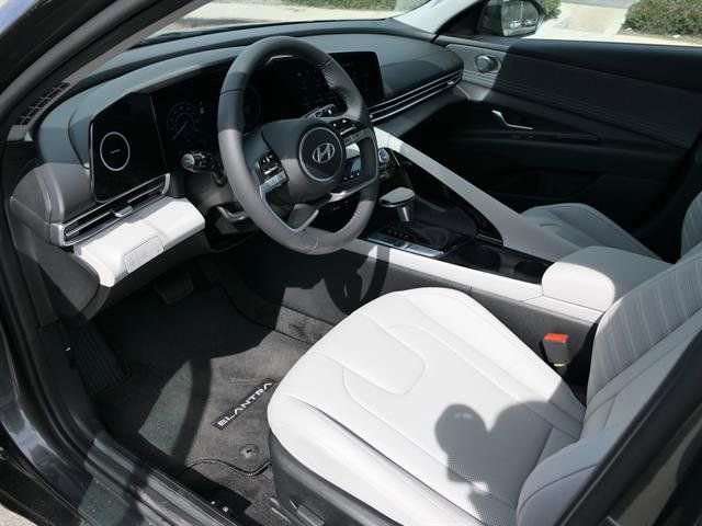 New 2025 Hyundai Elantra Limited FWD image 11