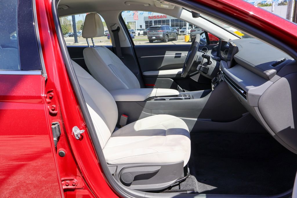 Certified 2025 Hyundai Sonata SEL image 8