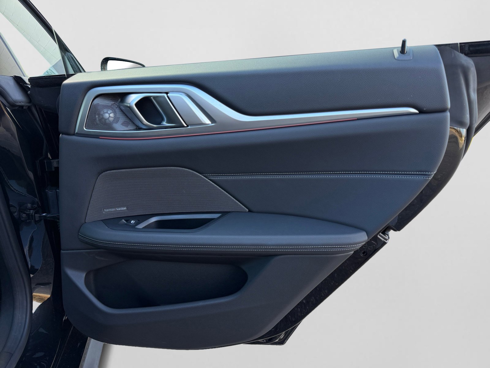 Used 2025 BMW 430i xDrive w/ M Sport Package image 21